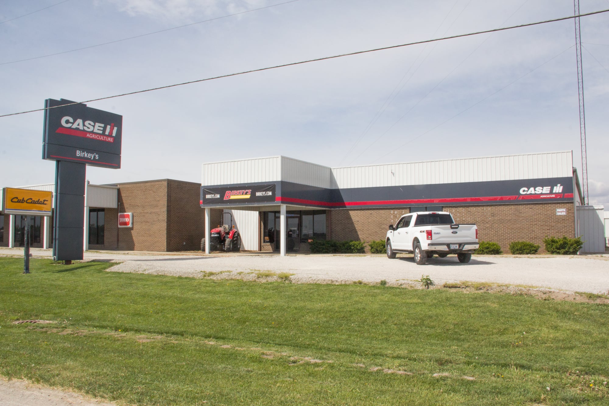 Birkey's Farm Store, Arthur, IL Authorized Dealer Case IH